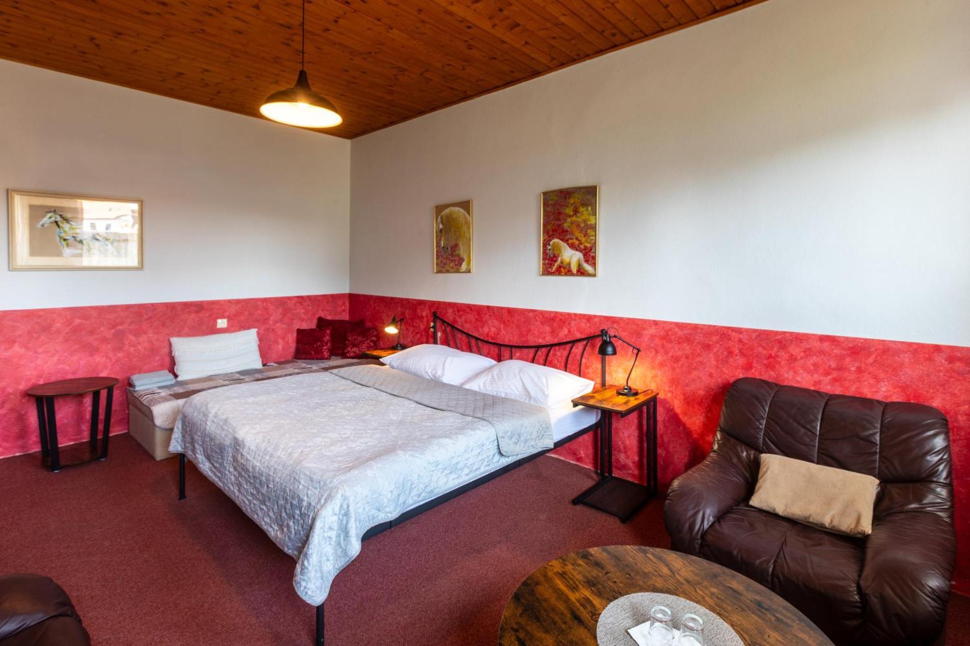 Hotel Atlas Чеське Будєйовіце Екстер'єр фото